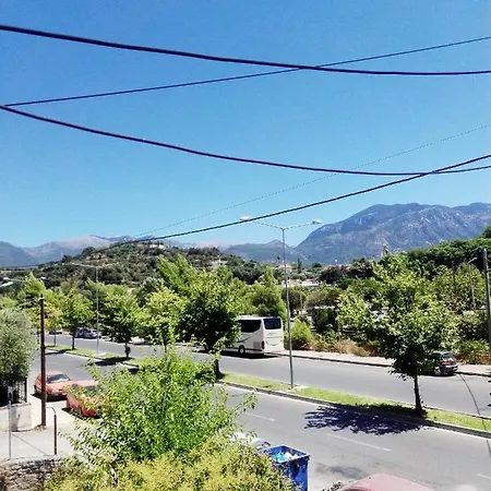 δωματιο 3 To Rent Nikos بيت ضيافة كالاماتا
