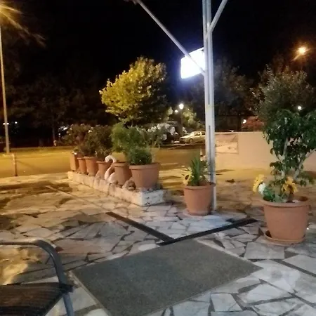 بيت ضيافة δωματιο 3 To Rent Nikos كالاماتا
